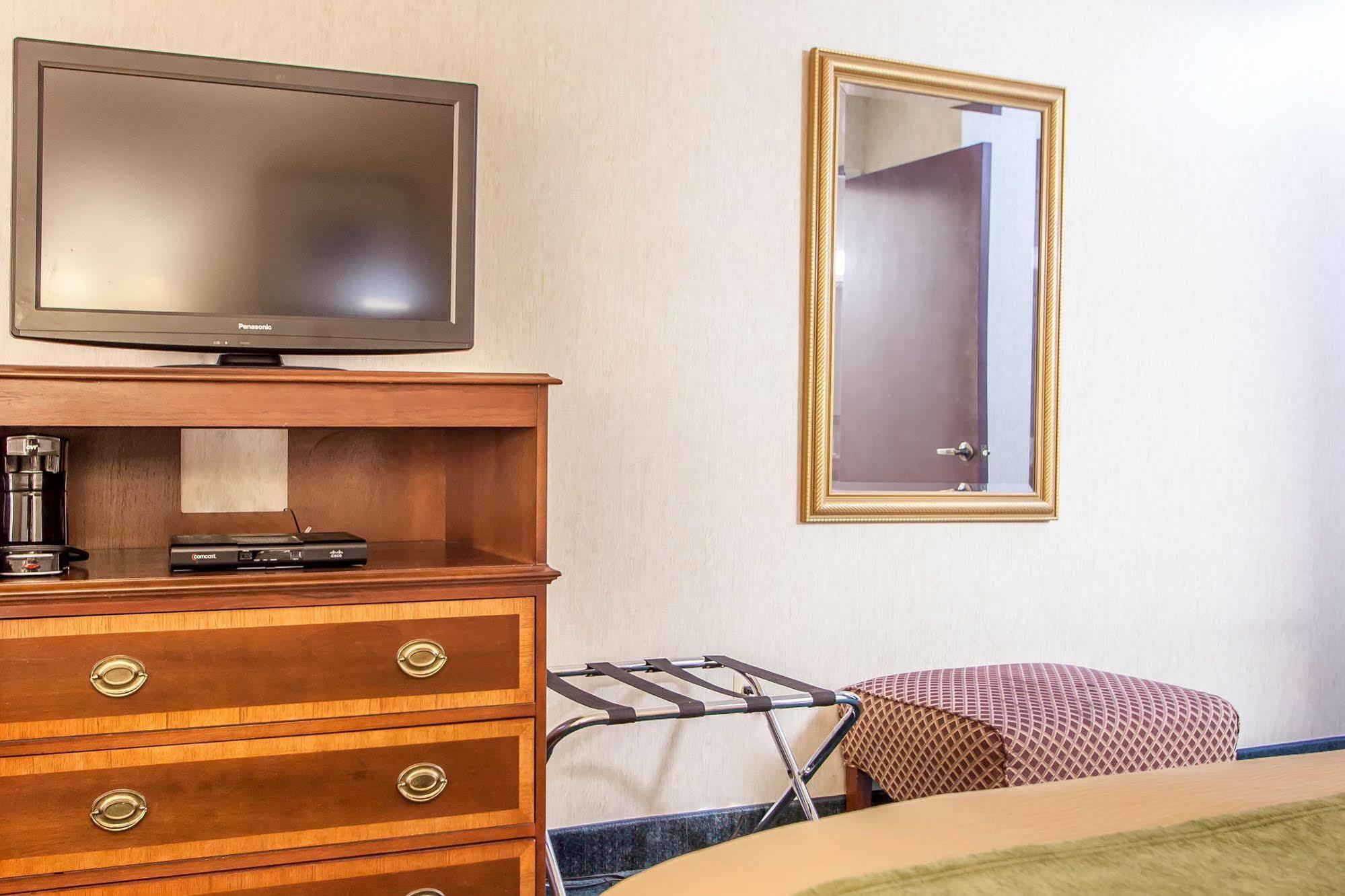 Quality Inn Near Toms River Corporate Park Manchester Township Екстериор снимка